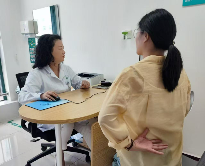 隐翅虫进入活跃期，被称为“飞行的硫酸”，千万不要拍打！