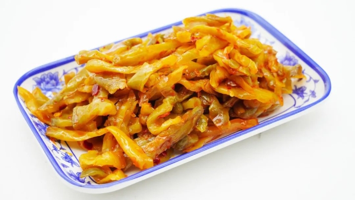 惊！高盐饮食，不仅能吃出高血压，还会伤害胃……