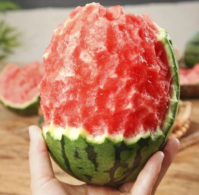 “热点关联：某明星离婚案引发的法律与道德争议”