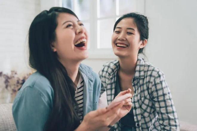 “阶段性朋友，就不是真朋友吗？”