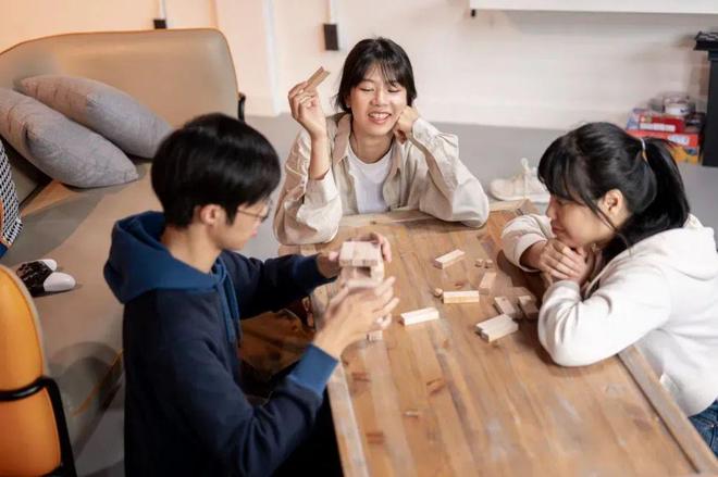 “阶段性朋友，就不是真朋友吗？”