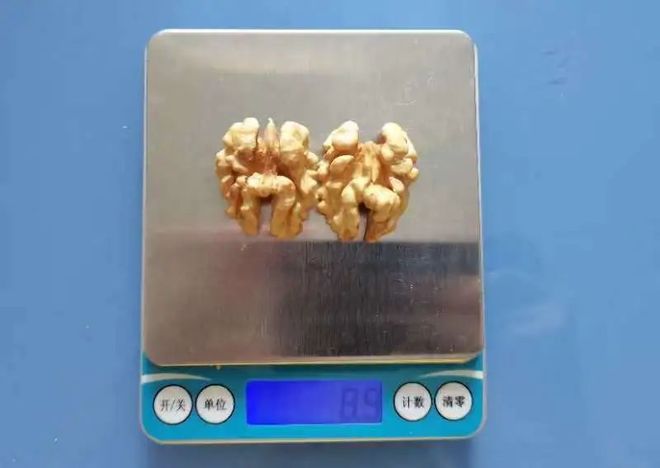 坚持吃核桃6个月，大脑真的变了！科学揭秘背后真相