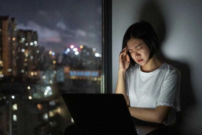 警惕情绪“红灯”：你可能已陷入心理亚健康危机