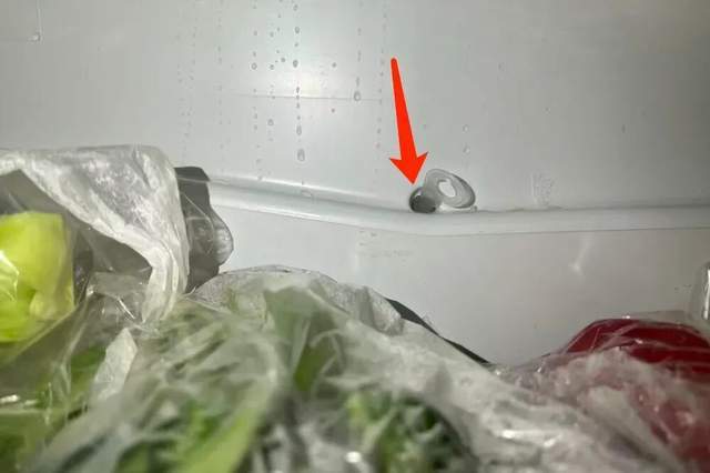 冰箱结冰别乱铲，操作不当真会炸！