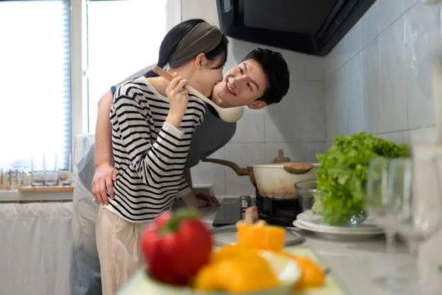 一见钟情还是日久生情？科学告诉你哪种更长久