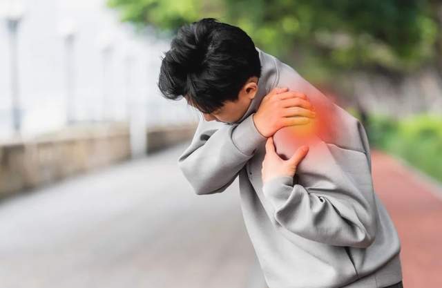 5种疼痛或是骨质疏松前兆，别忽视